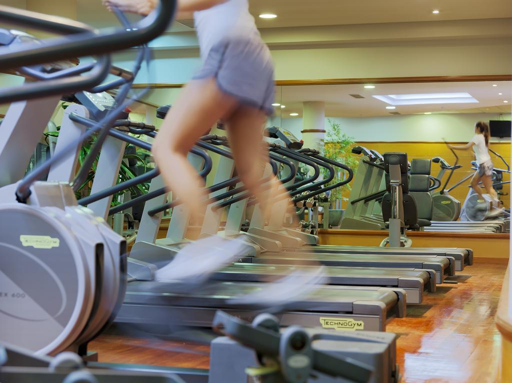 Hotel H10 Playa Meloneras Horizons Collection Esterno foto A treadmill in use