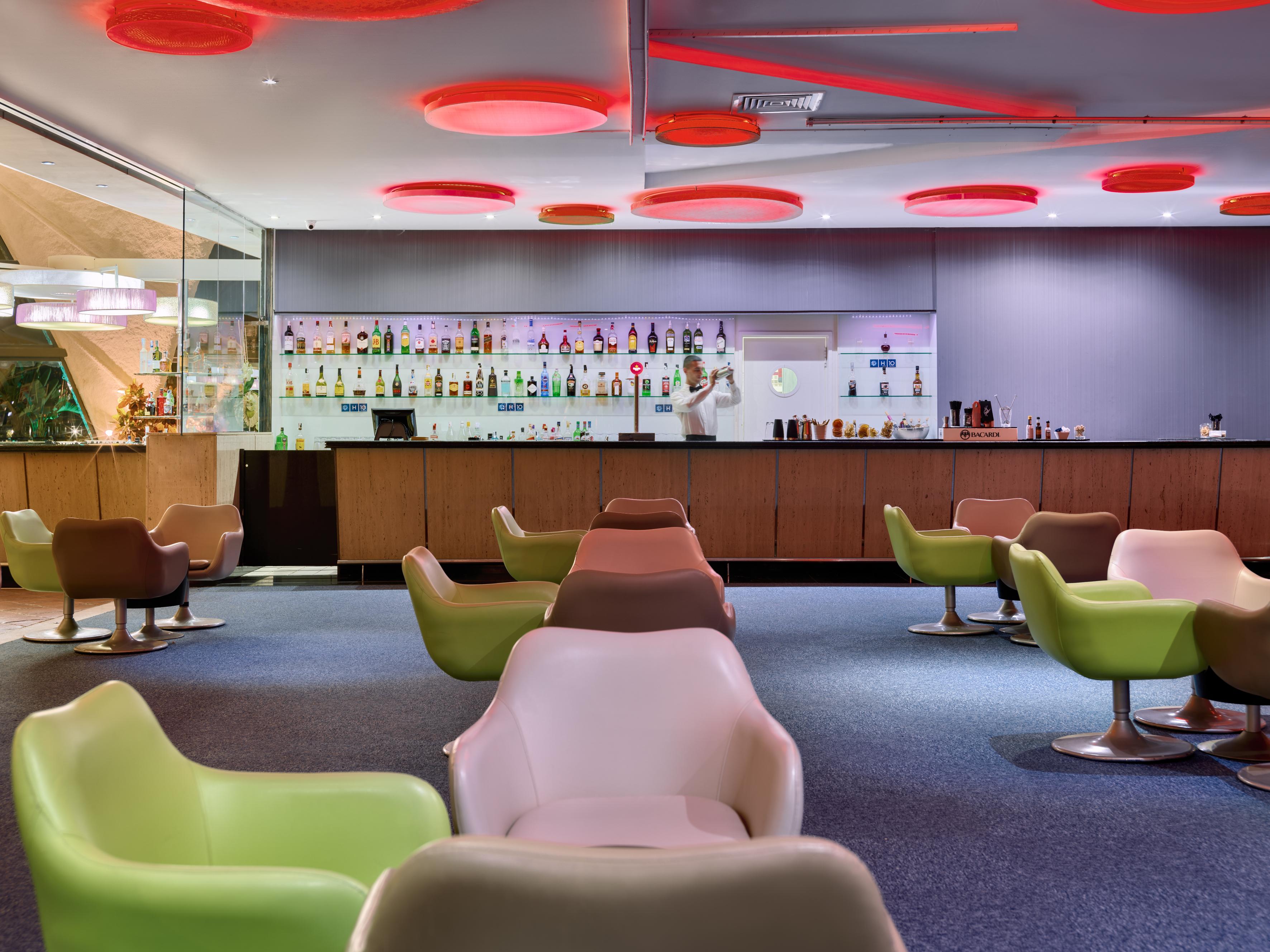 Hotel H10 Playa Meloneras Horizons Collection Esterno foto The bar at the Virgin Atlantic Clubhouse at London Heathrow Airport