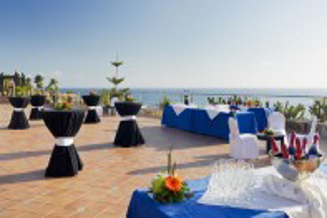 Hotel H10 Playa Meloneras Horizons Collection Esterno foto The rooftop of the hotel